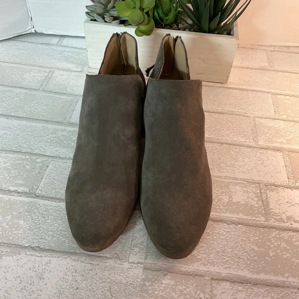Kenneth Cole Dark Brown Suede Ankle Booties